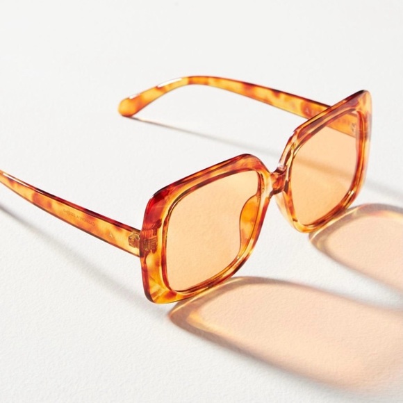 AIRE Cassiopeia Square Oversized Sunglasses in Vintage Tortoiseshell - Picture 4 of 7